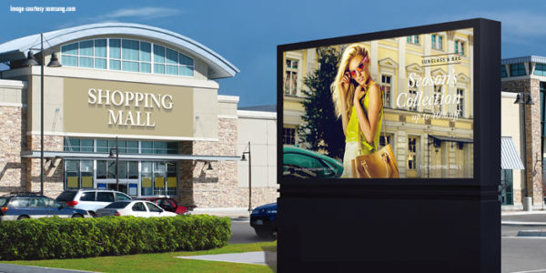 7 Crucial Considerations before Taking Your Digital Signage Outdoors